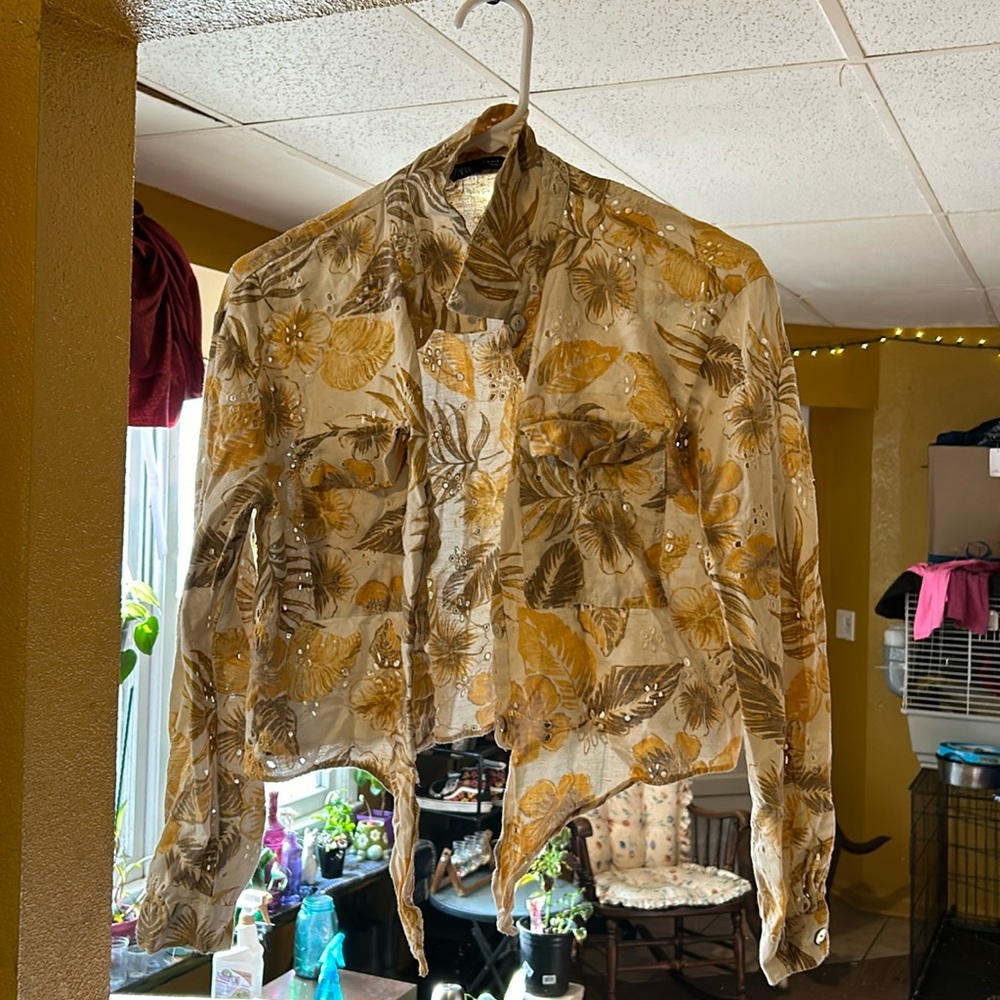 Zara Tan and Yellow size S long sleeve cropped button-down